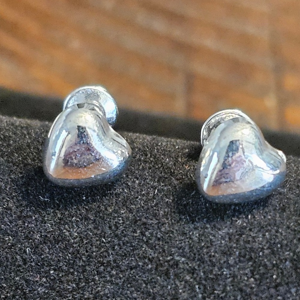 NEW Heart Stud Earrings Minimalist Jewelry Simple Chic Everyday Wear